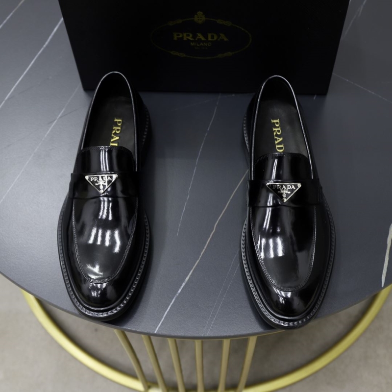 Pra*a leather shoes